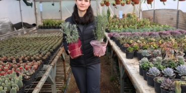 eskisehir-buyuksehir-belediyesi-fatma-nur-celik-ogretmen-anma-cicek-dikimi