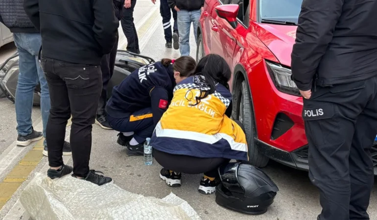 eskisehirde-motosiklet-kazasi-yarali-surucu-icin-seferber-oldular