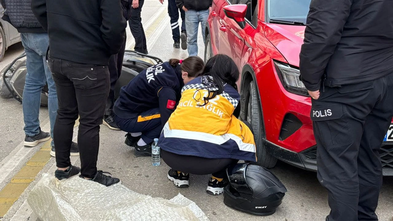 eskisehirde-motosiklet-kazasi-yarali-surucu-icin-seferber-oldular