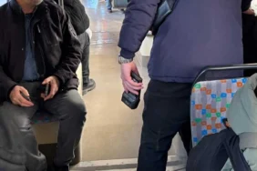 Kepçe kolu tramvay durağına çarptı: 1 yaralı 1 thumbnail