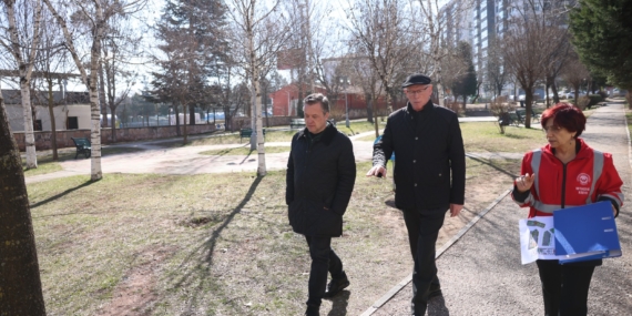 odunpazari-belediye-baskani-kazim-kurt-park-ve-yesil-alan-saha-incelemesi