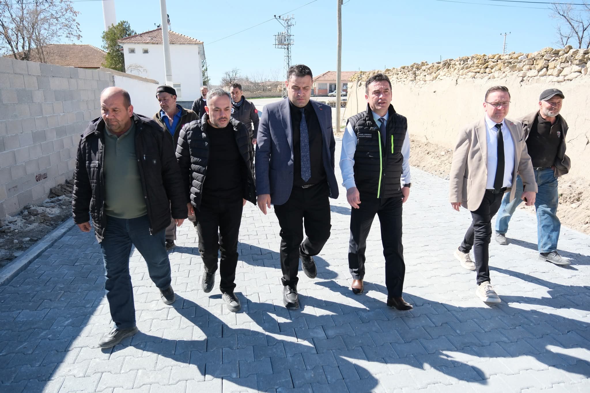 Sivrihisar Belediye Başkanı Habil Dökmeci çalışmaları yerinde inceledi 7 sivrihisar-belediye-baskani-habil-dokmeci-ve-yardimcisi-mehmet-tas-saha-incelemesi