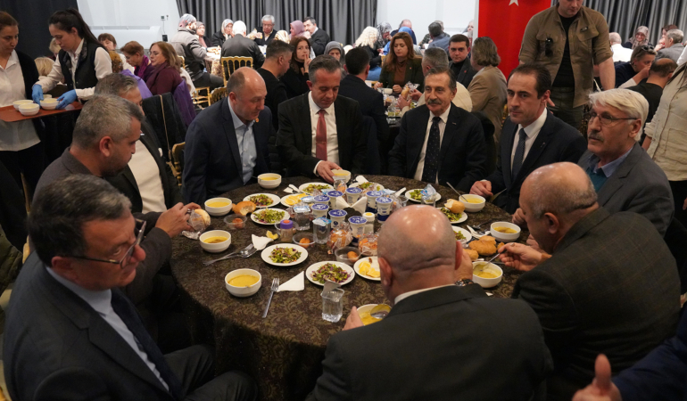tepebasi-belediye-baskani-ahmet-atac-bilecikliler-dernegi-iftar-programi-konusma