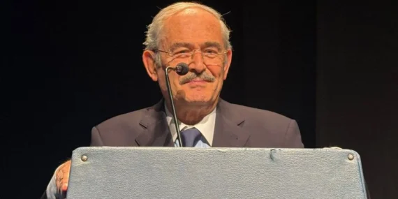 yilmaz-buyukersen-isitme-engelli-cocuklar-egitim-ve-arastirma-merkezi-hakkinda-konustu